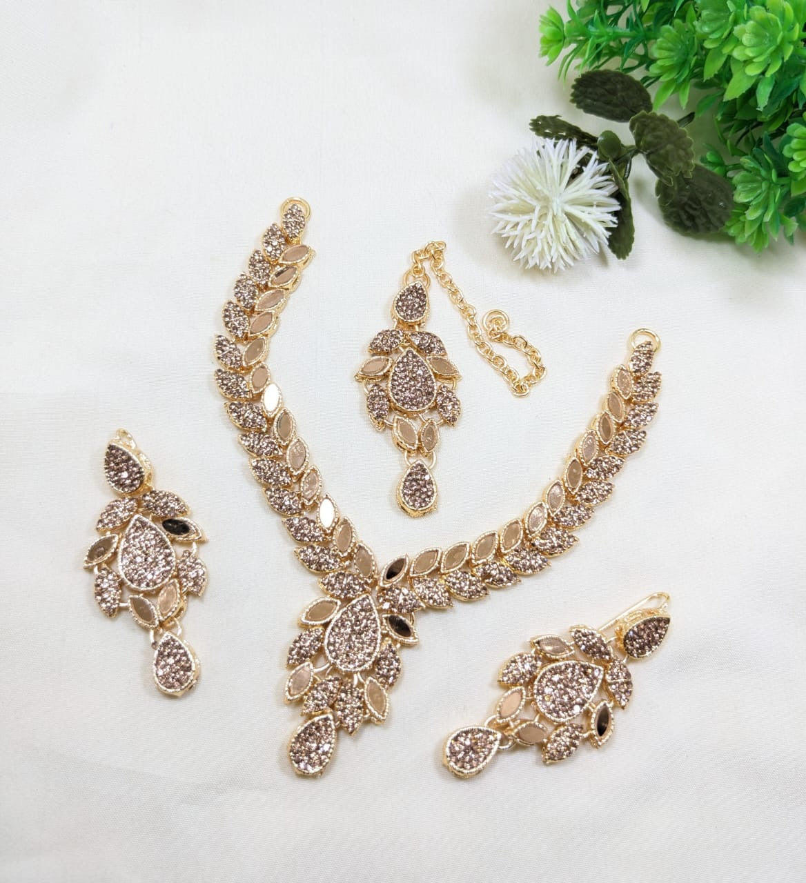 Jewellery set with necklace earring