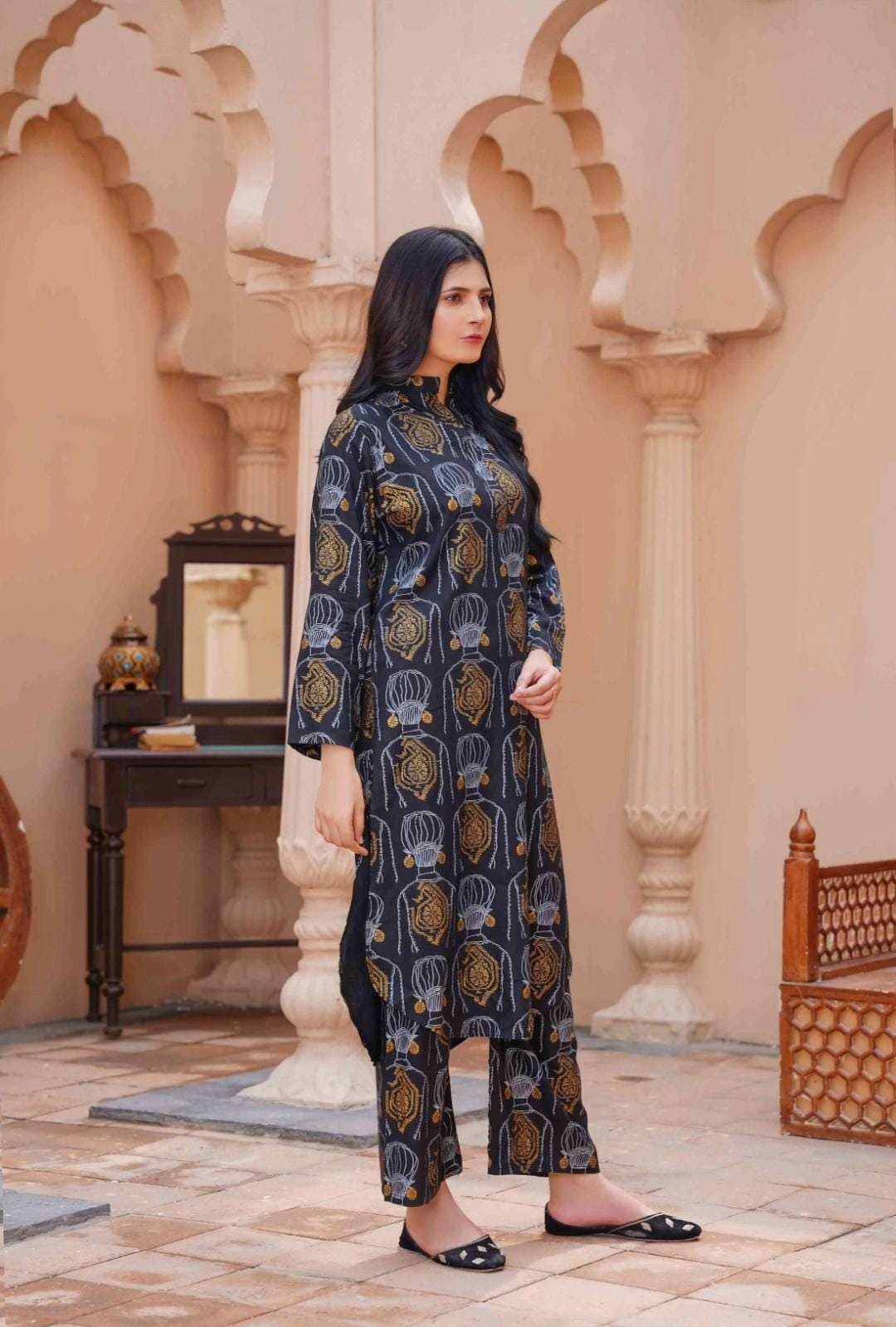 2Pc Stitched Arabic Lawn Suit