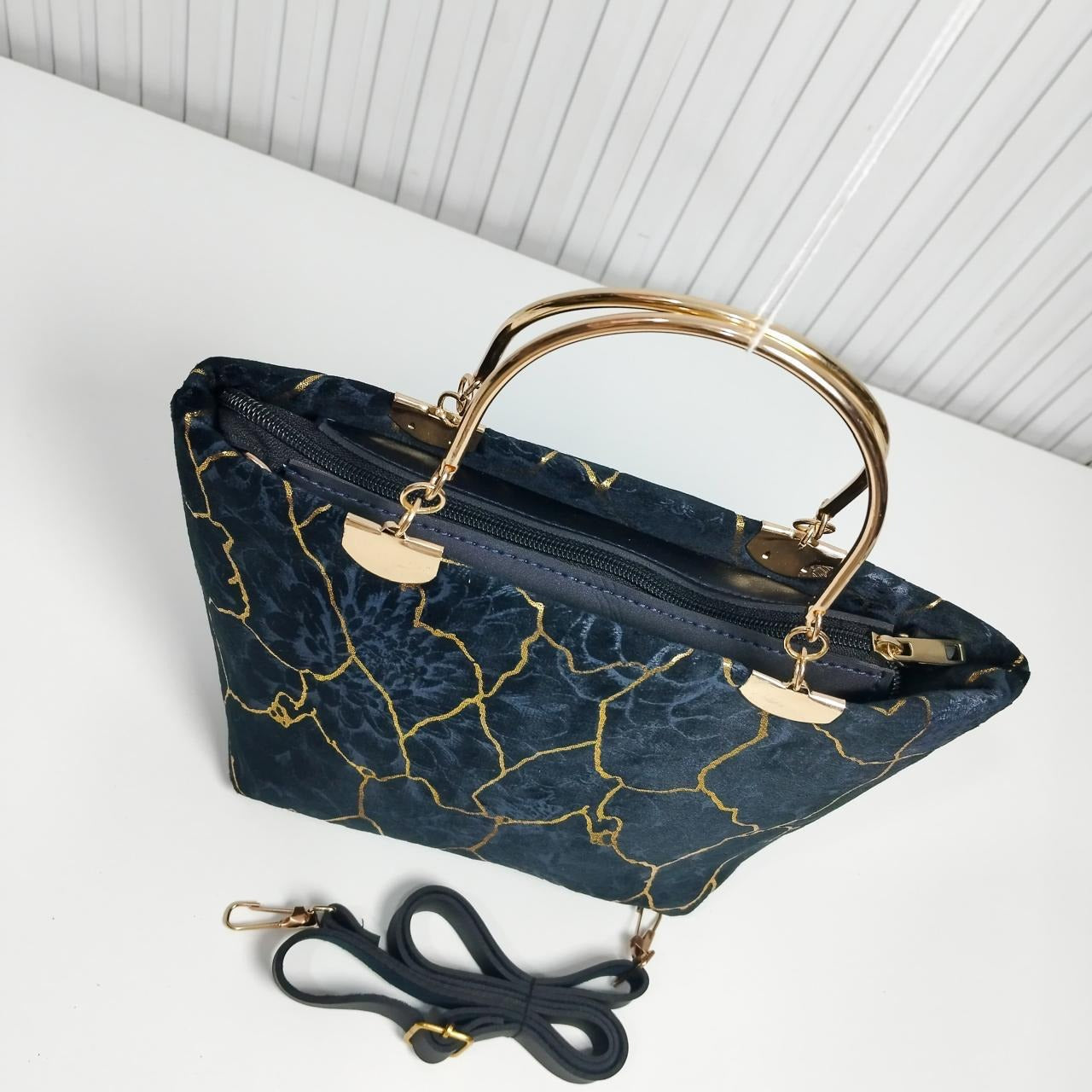 Premium Quality Luxury Ladies hand bag for girls with Top Handle bags For Girls New stylish handbag design for office use casual handbag handbag for girls.