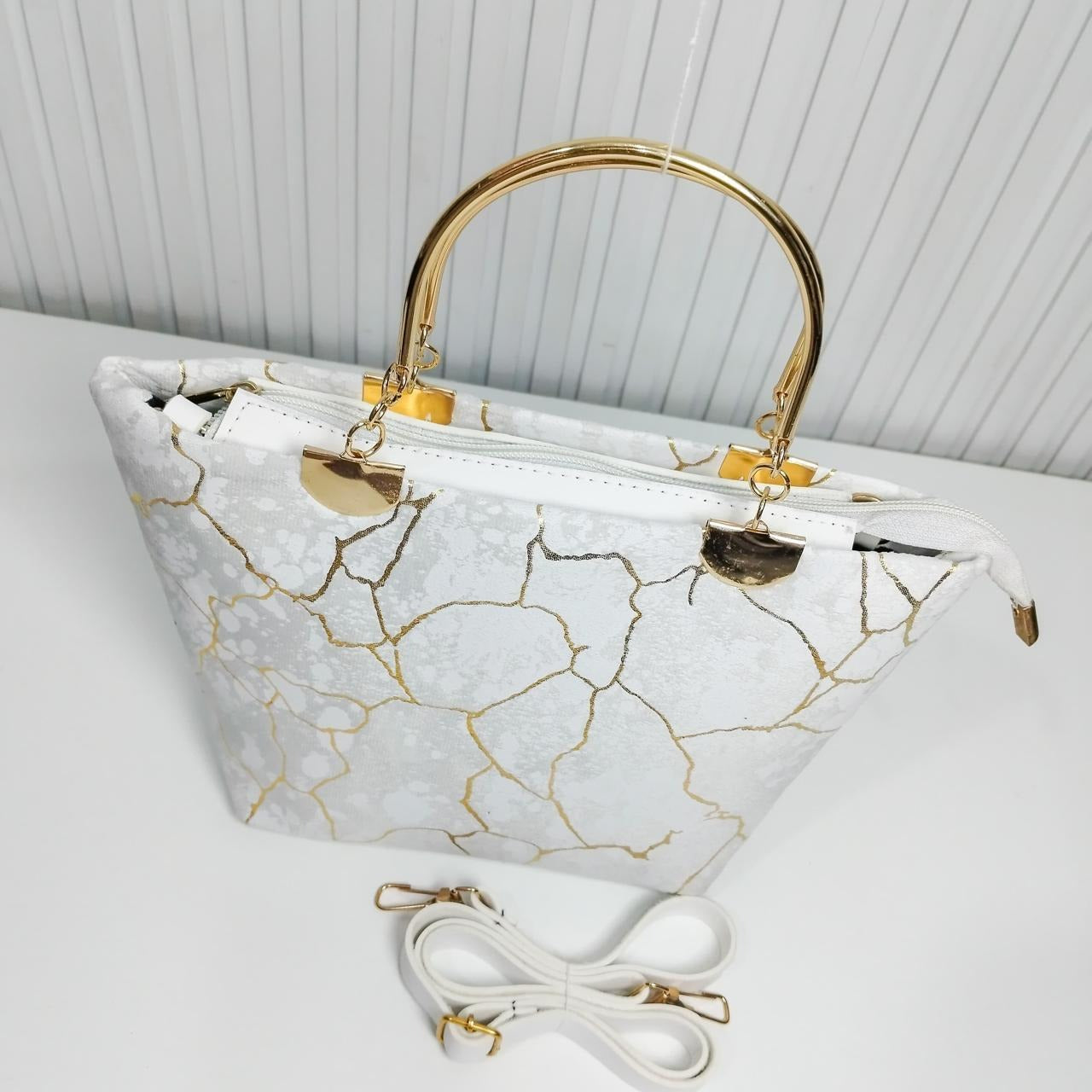 Premium Quality Luxury Ladies hand bag for girls with Top Handle bags For Girls New stylish handbag design for office use casual handbag handbag for girls.