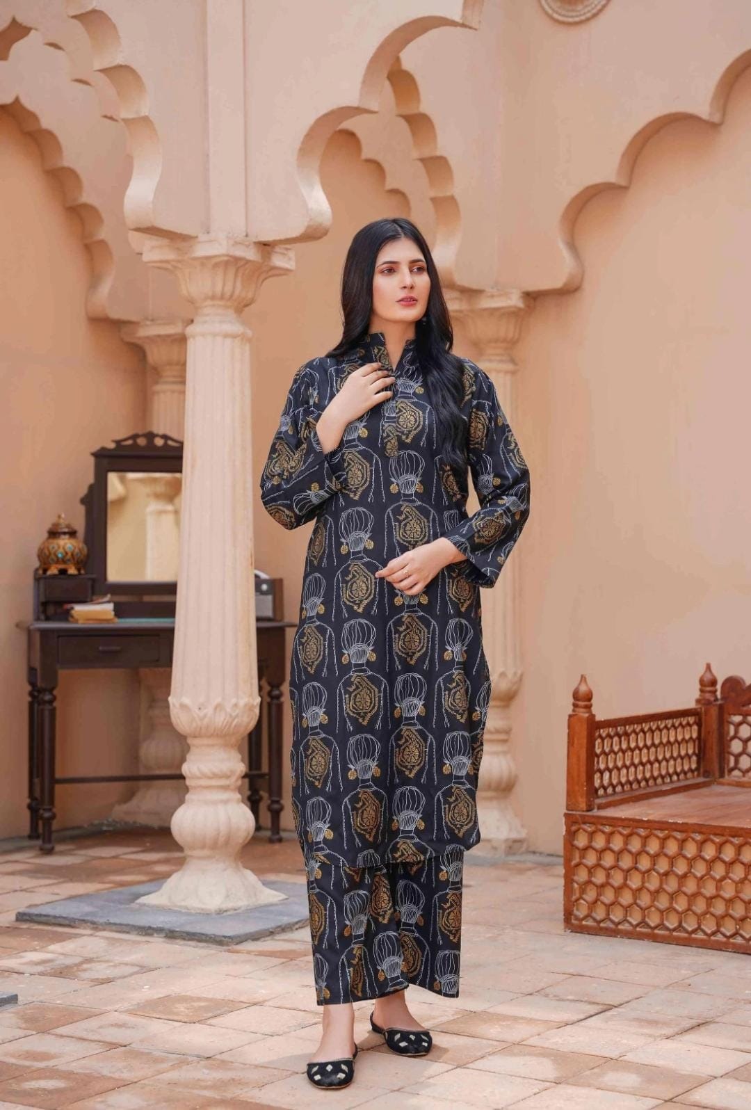 2Pc Stitched Arabic Lawn Suit