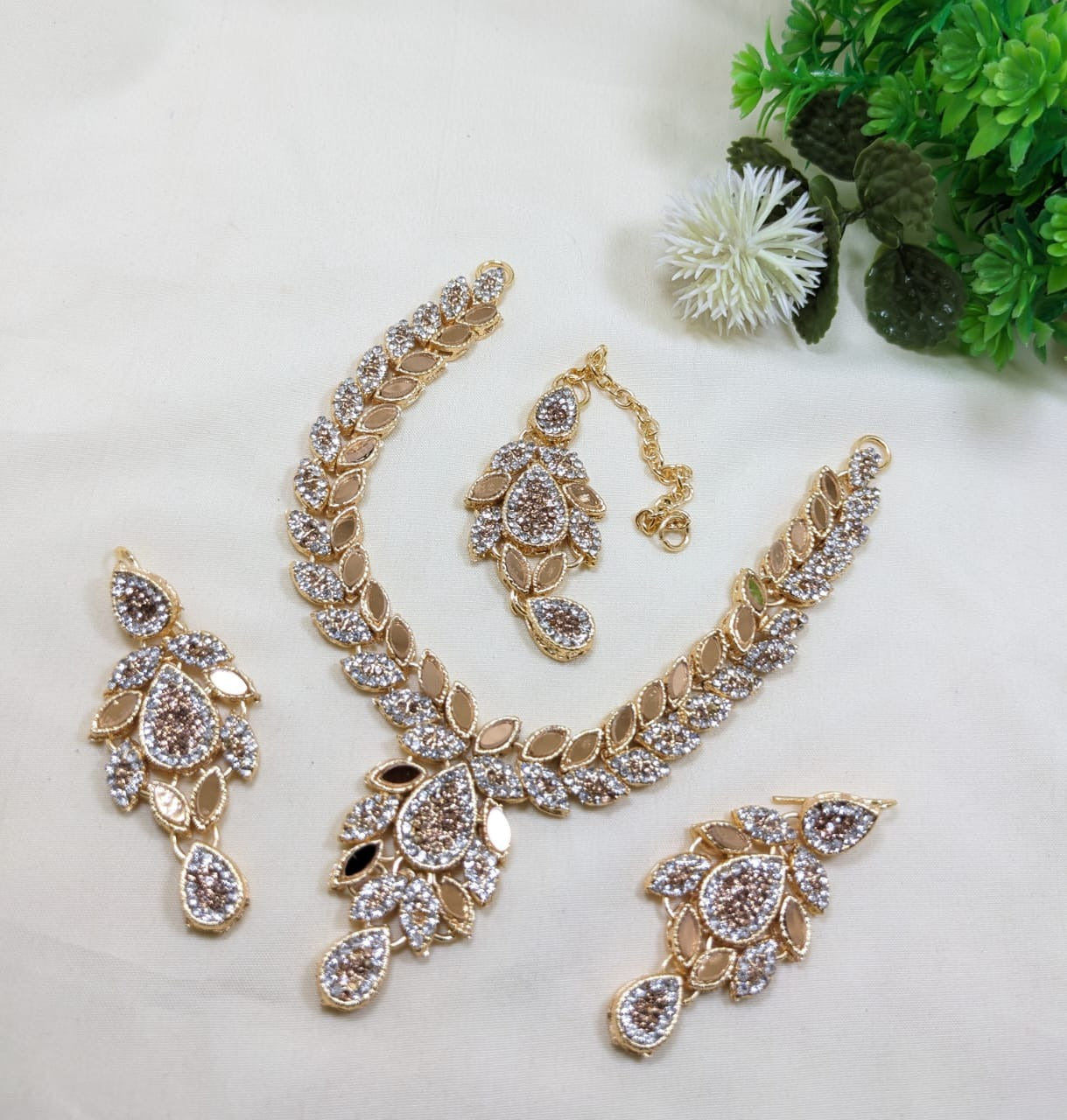 Jewellery set with necklace earring